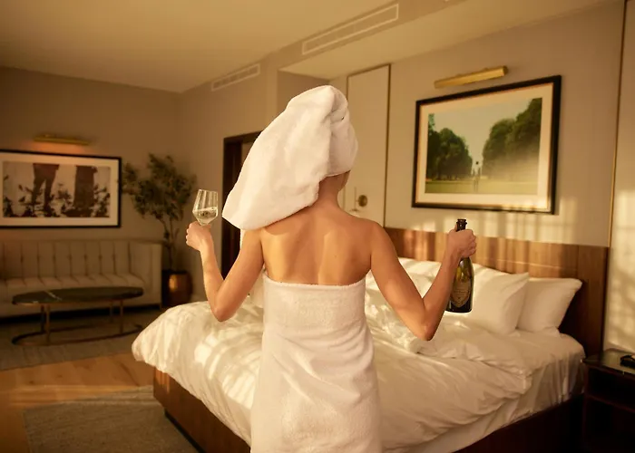 The Global Ambassador Hotel